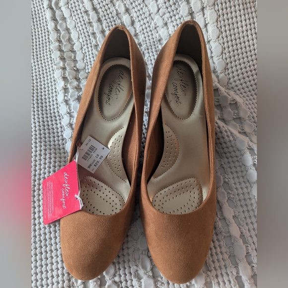 NWT Tan/Camel Suede Women's Pumps Memory Foam 10W - Picture 3 of 4